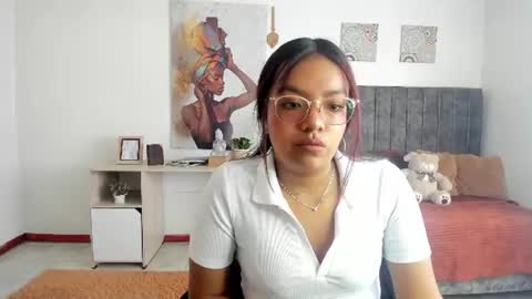 lauu7 online show from June 18, 1:48 pm