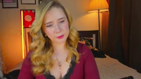 Snapshot of lavender_tender chatting on February 18, 6:20 am Lav online show from February 18, 6:20 am