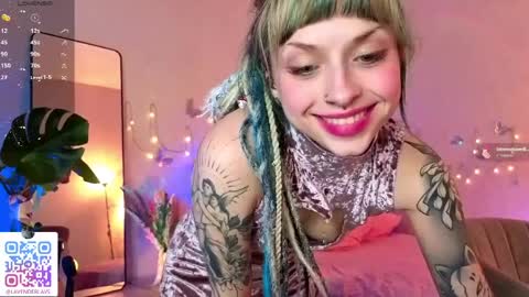 Melissa online show from April 6, 7:04 pm