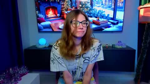 Snapshot of laveniadevoss chatting on November 27, 6:15 am Gloria online show from November 27, 6:15 am