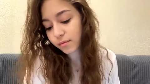 Snapshot of lavonebotten chatting on June 25, 8:08 am Elina online show from June 25, 8:08 am