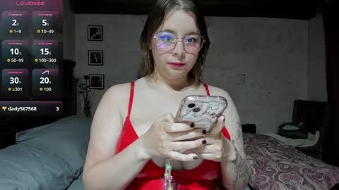 laylaah online show from February 3, 12:53 am