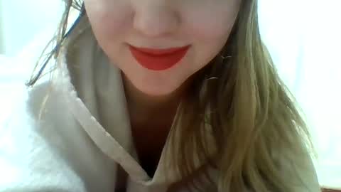 layannalea online show from January 25, 3:30 am