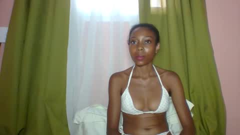 layannek online show from March 6, 5:04 am