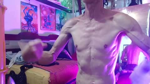 Snapshot of laye19 chatting on December 11, 12:23 am Laye19 online show from December 11, 12:23 am