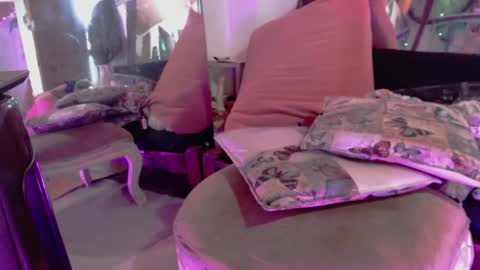 Snapshot of laye19 chatting on January 14, 5:23 pm Laye19 online show from January 14, 5:23 pm