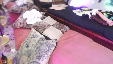 Snapshot of laye19 chatting on January 18, 6:10 pm Laye19 online show from January 18, 6:10 pm