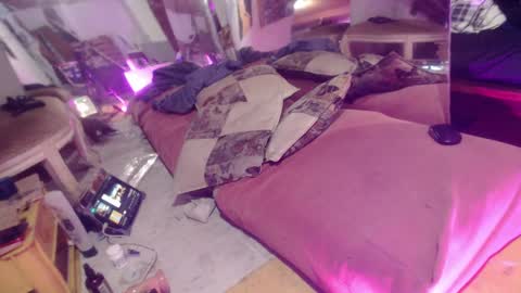 Snapshot of laye19 chatting on January 26, 4:51 am Laye19 online show from January 26, 4:51 am