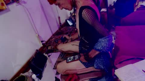 Snapshot of laye19 chatting on January 31, 10:52 pm Laye19 online show from January 31, 10:52 pm