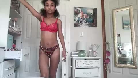 layla online show from September 23, 4:54 pm