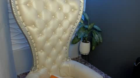 Layla online show from October 3, 1:46 am