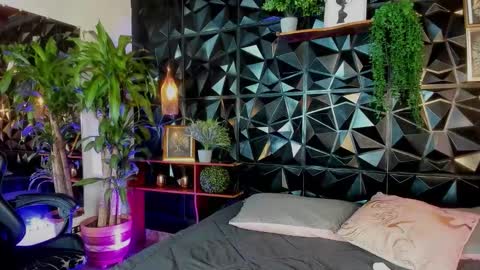 Layla online show from November 25, 9:37 pm