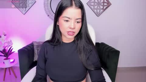 Snapshot of layla_breezee_ chatting on September 11, 11:43 am Layla Breezee online show from September 11, 11:43 am