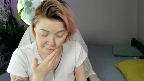 Layla online show from November 20, 6:46 am