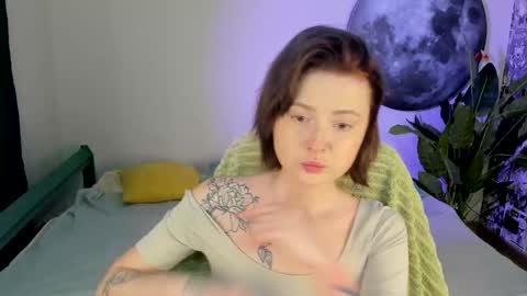 Layla online show from December 2, 5:46 am