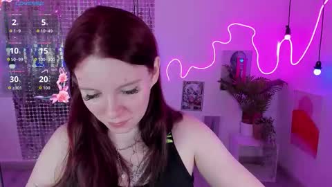 Snapshot of layla_glam chatting on October 10, 1:43 pm layla_glam online show from October 10, 1:43 pm