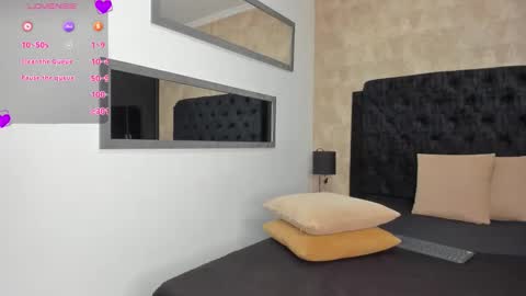 Layla Mackenzie  online show from March 16, 12:27 am