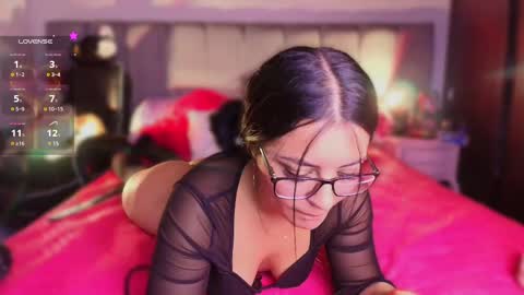 Layla online show from February 15, 2:33 pm