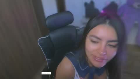 Layla online show from May 26, 12:23 pm