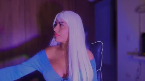 Layla online show from May 30, 1:03 am
