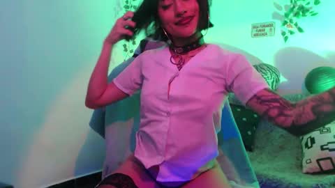 layla_quinn online show from December 15, 10:58 pm