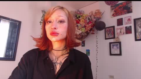 Snapshot of layla_quinn chatting on June 12, 2:05 pm layla_quinn online show from June 12, 2:05 pm