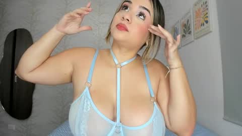 Snapshot of layla_vanegas chatting on February 28, 5:26 pm Layla Vanegas online show from February 28, 5:26 pm