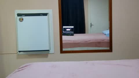 kelly online show from March 25, 1:00 am