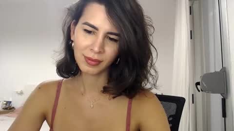 Layla online show from October 8, 9:23 pm