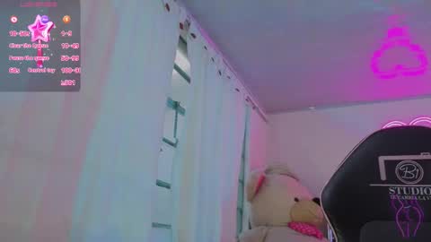 laylafoxy_tay online show from February 5, 11:48 am