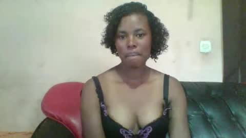 Snapshot of laylah517 chatting on November 5, 11:43 am laylah517 online show from November 5, 11:43 am