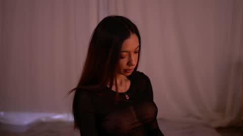 laylakristal online show from November 9, 6:23 am