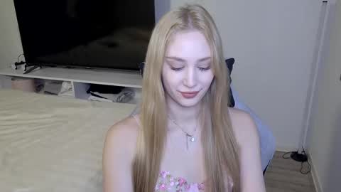LaylaPretty001 online show from March 9, 5:22 am