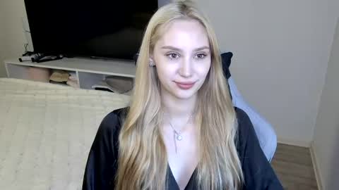 LaylaPretty001 online show from July 7, 4:15 am