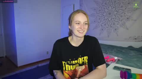 Layla Universe online show from September 17, 3:41 am