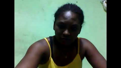 layllah01150120 online show from May 16, 5:56 pm