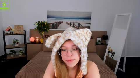 layriantavee online show from March 3, 1:20 pm