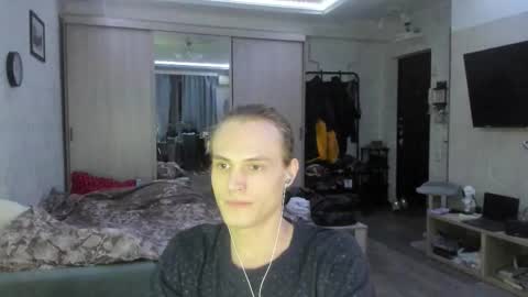 Snapshot of lazaret1k chatting on March 28, 8:08 pm Vladi online show from March 28, 8:08 pm