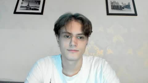 Snapshot of lazaret1k chatting on May 25, 9:43 pm Vladi online show from May 25, 9:43 pm