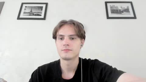 Snapshot of lazaret1k chatting on June 7, 2:10 pm Vladi online show from June 7, 2:10 pm