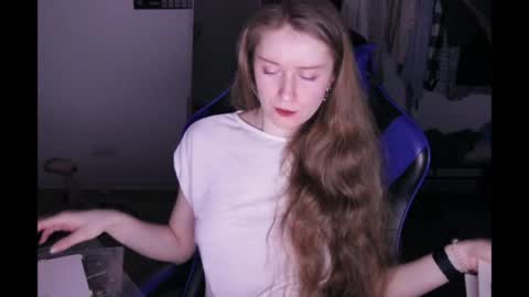 Snapshot of lazy_dazzy chatting on March 29, 6:52 pm lazy_dazzy online show from March 29, 6:52 pm