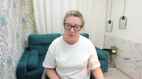 Lea online show from May 16, 5:04 am