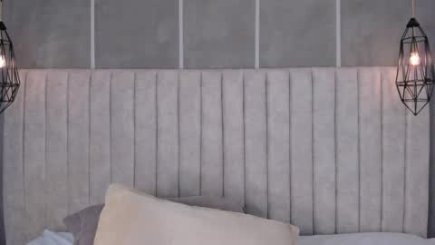 Snapshot of lea_gray chatting on March 4, 1:45 am online show from March 4, 1:45 am