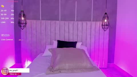 Snapshot of lea_gray chatting on October 22, 7:02 pm online show from October 22, 7:02 pm