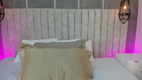 Snapshot of lea_gray chatting on October 24, 6:37 pm online show from October 24, 6:37 pm