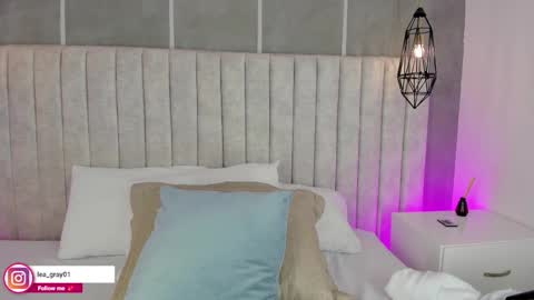 Snapshot of lea_gray chatting on November 30, 5:17 pm online show from November 30, 5:17 pm