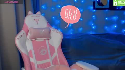 Snapshot of leah__gotty chatting on December 14, 2:21 pm Leah  Gotty online show from December 14, 2:21 pm