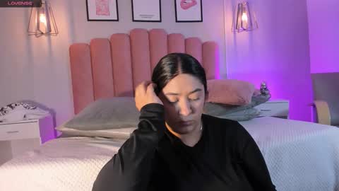 Leah online show from November 1, 4:42 pm