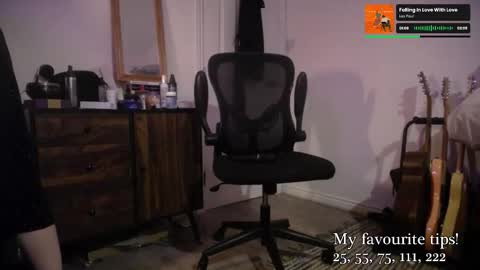 leah_lust_ online show from November 8, 6:40 pm