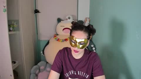 Laura online show from February 28, 1:06 am